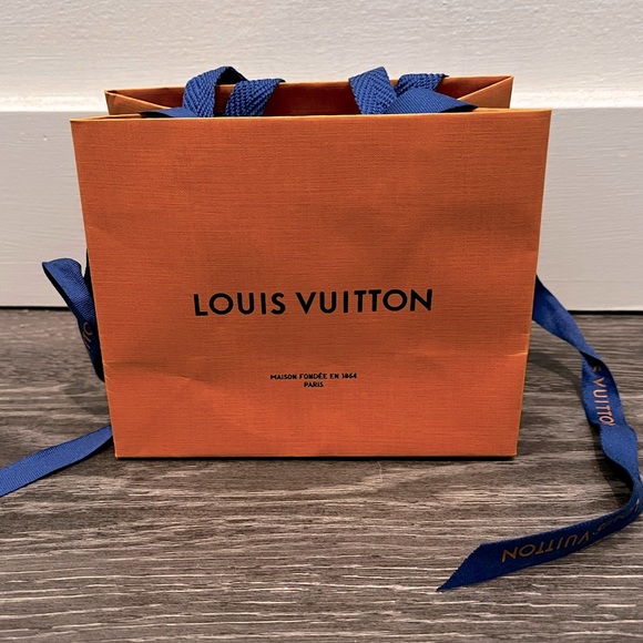 Louis Vuitton | Gift Bag With Ribbon - Picture 1 of 4
